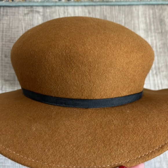 Beautiful Hat - Picture 8 of 9